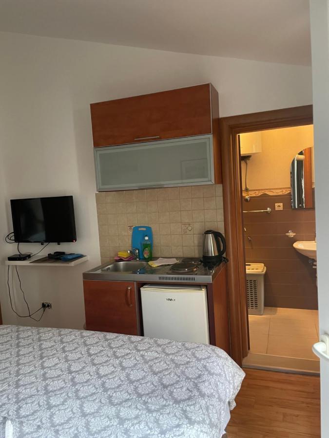Apartments Manojlovic Будва Экстерьер фото