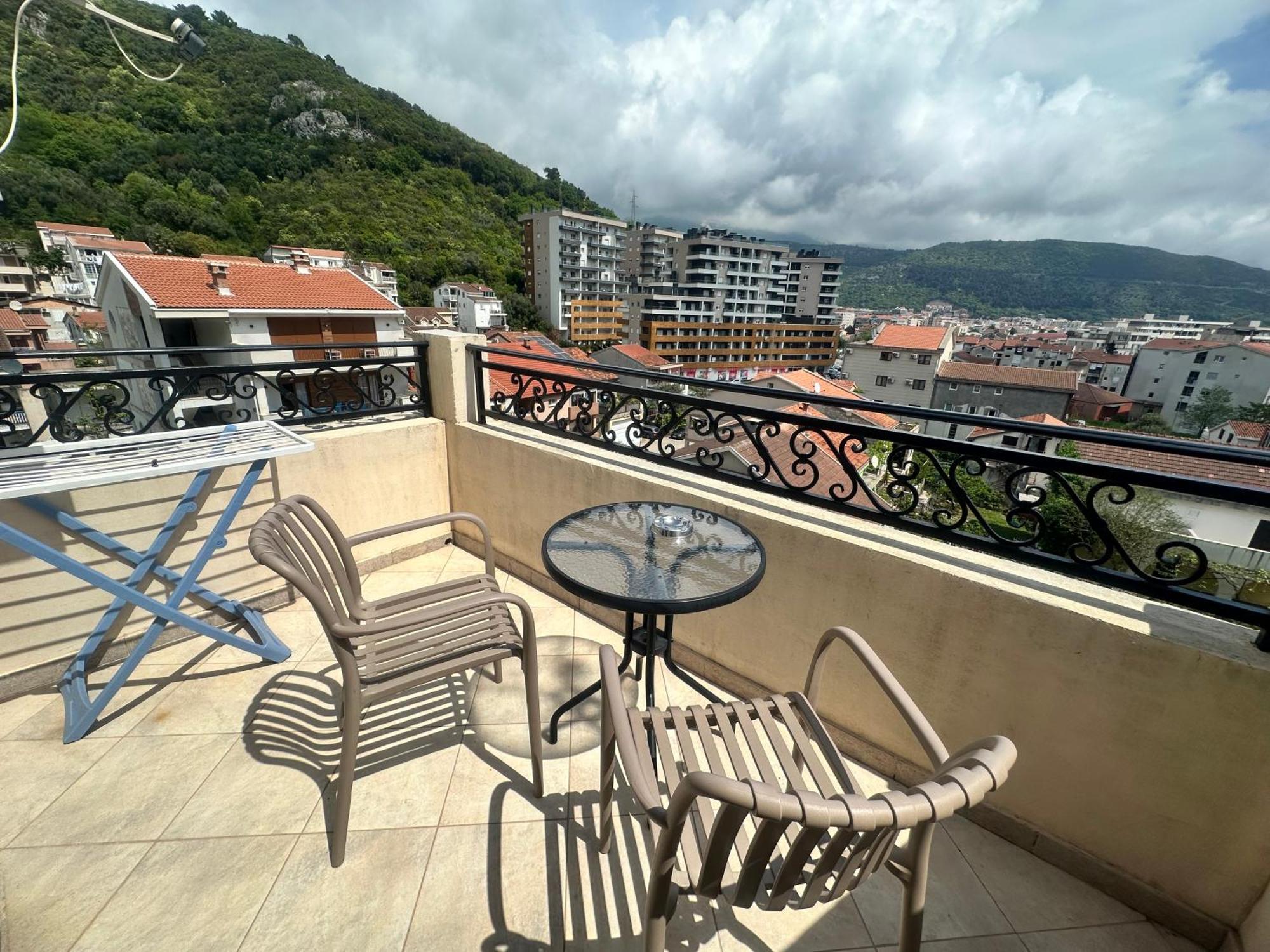 Apartments Manojlovic Будва Экстерьер фото