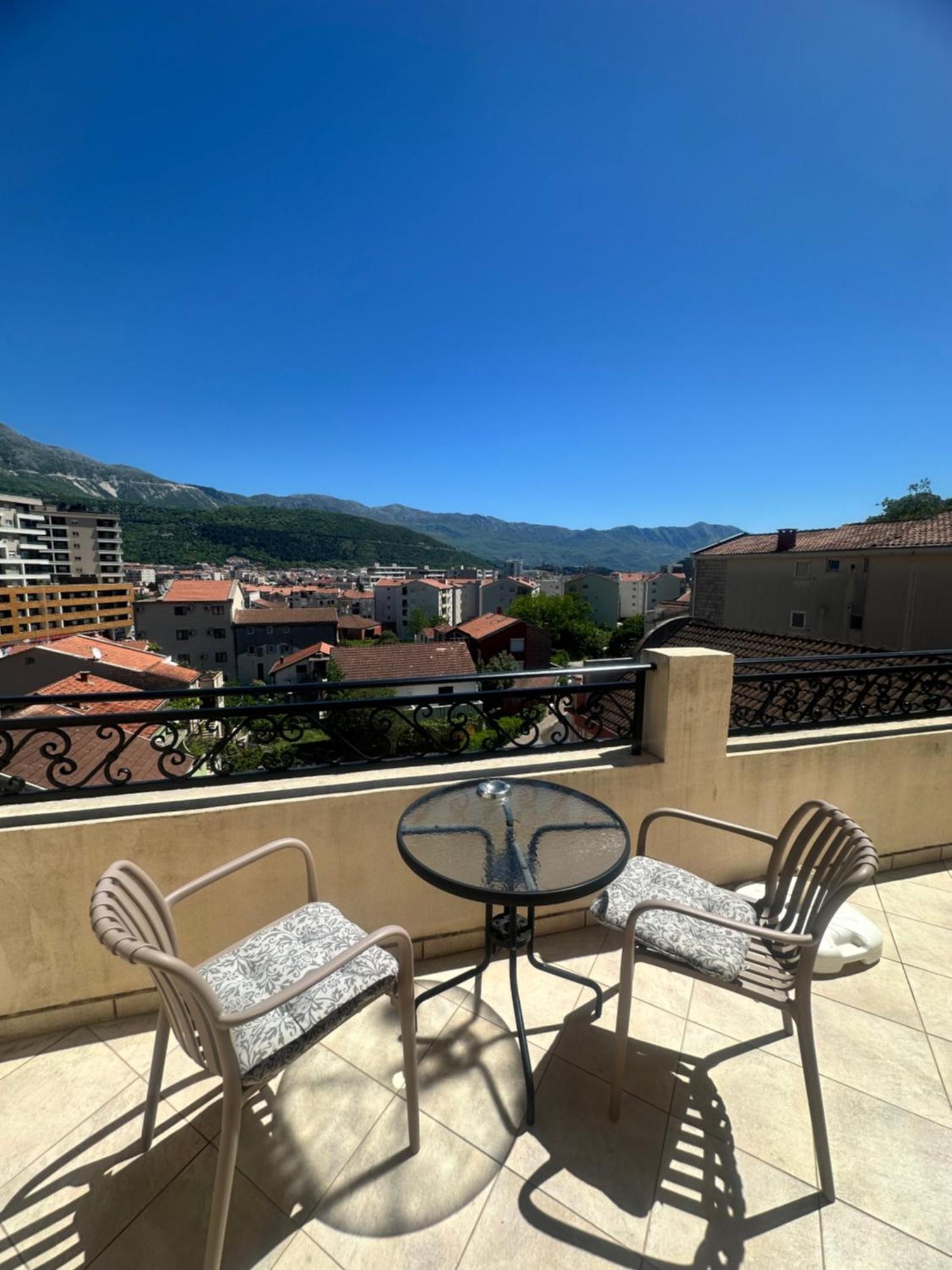 Apartments Manojlovic Будва Экстерьер фото