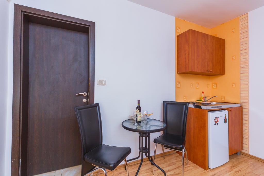 Apartments Manojlovic Будва Экстерьер фото