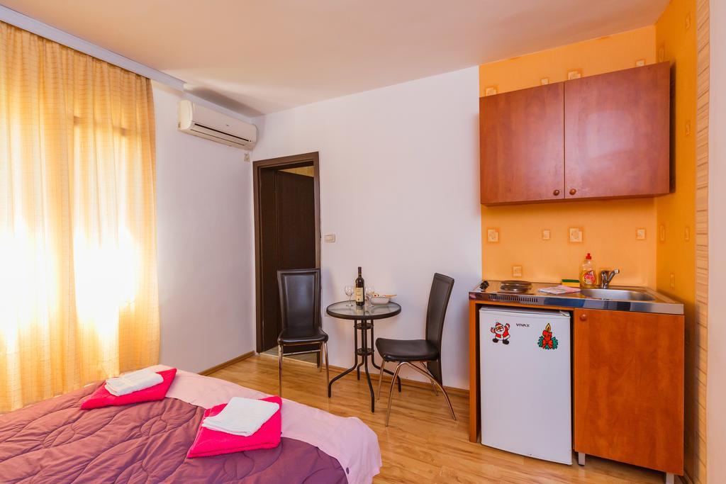 Apartments Manojlovic Будва Экстерьер фото