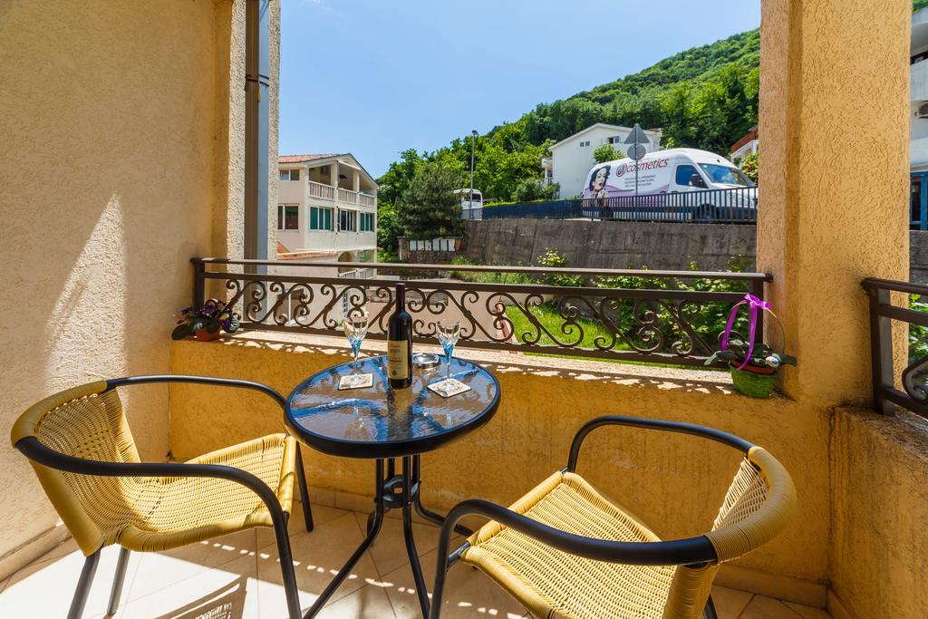 Apartments Manojlovic Будва Экстерьер фото